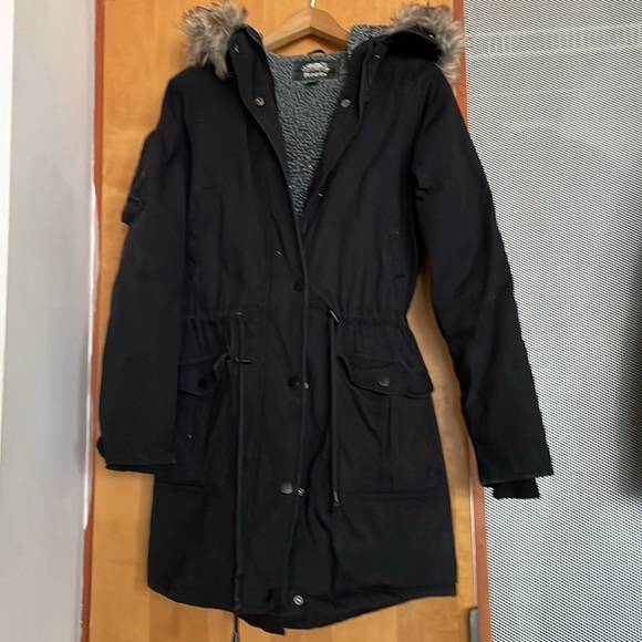 Women’s Roots Parka - Picture 3 of 3